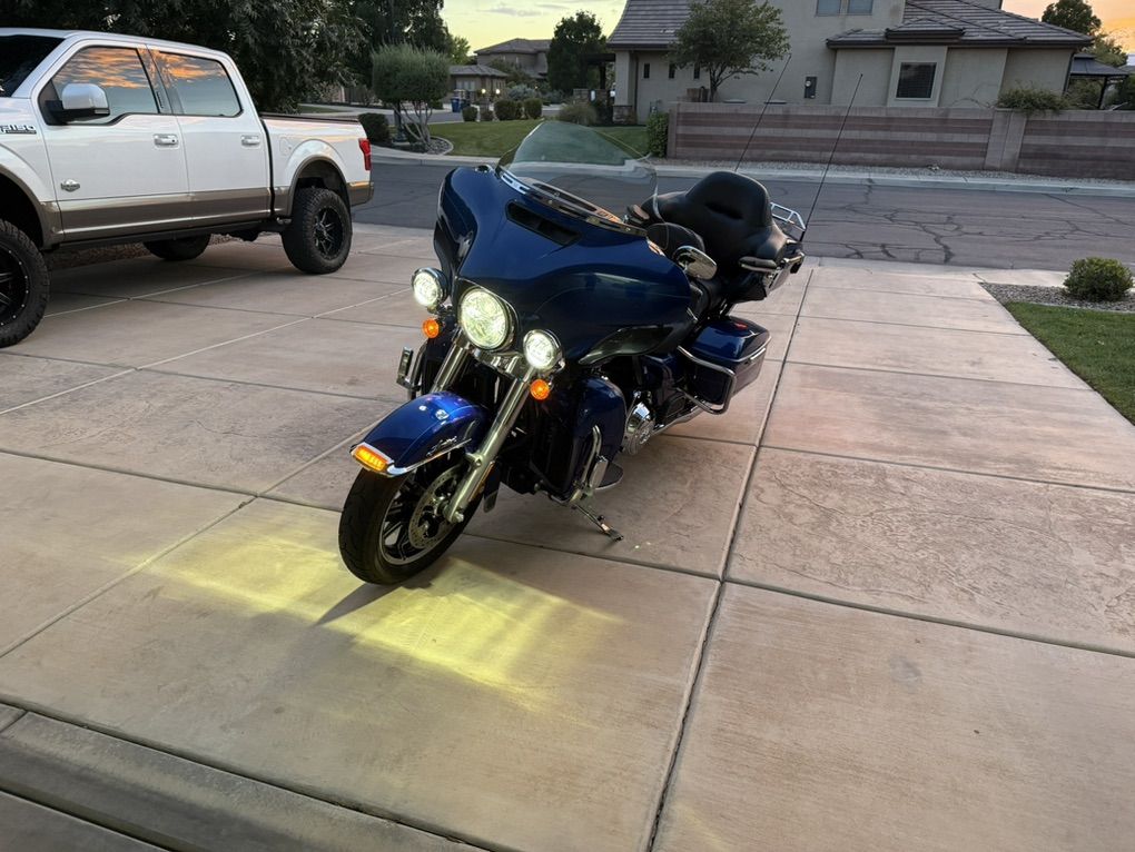 2015 Harley Davidson FLHTK Electra Glide Limited