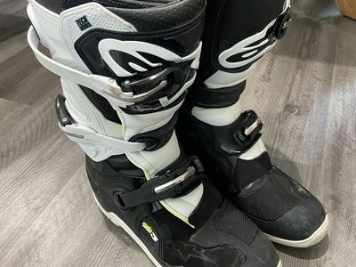 Women’s dirt bike boots