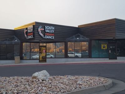 Storefront Retail/Office at Plaza 9400 for Lease