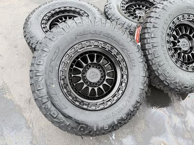 17 Lock Mojave 6 Lug 6x5.5 33” Nitto R/T 285/70R17