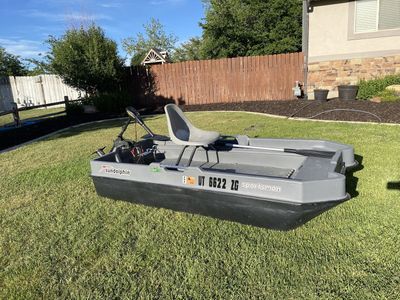 Sun Dolphin 8ft Pontoon Fishing Boat - $500