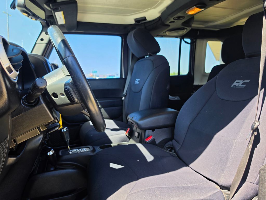 Main image 10