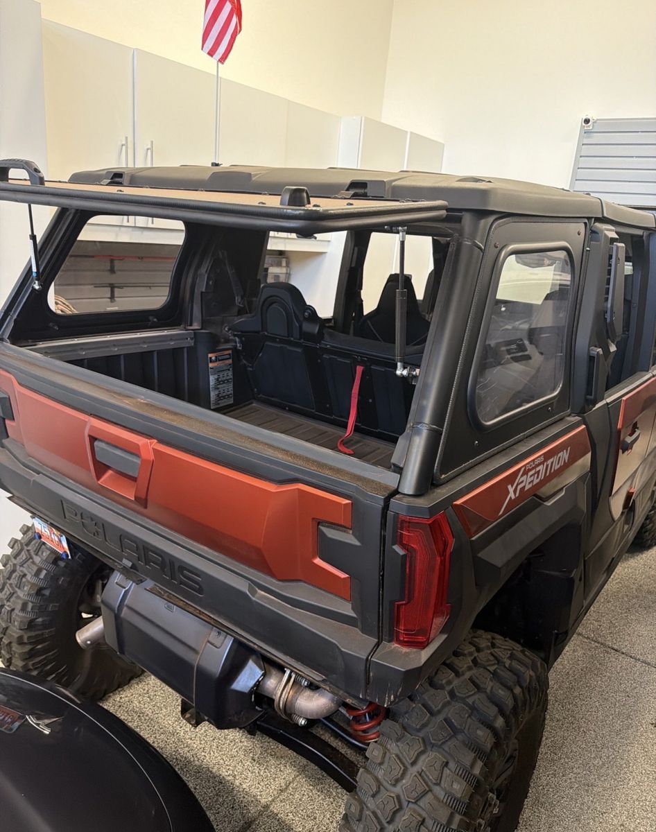Main image 3