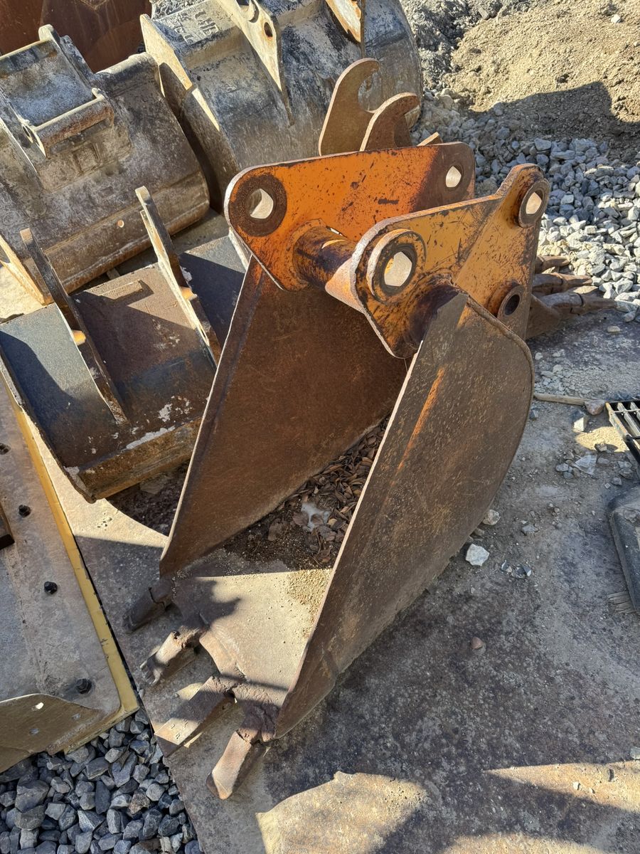 Case Backhoe Bucket