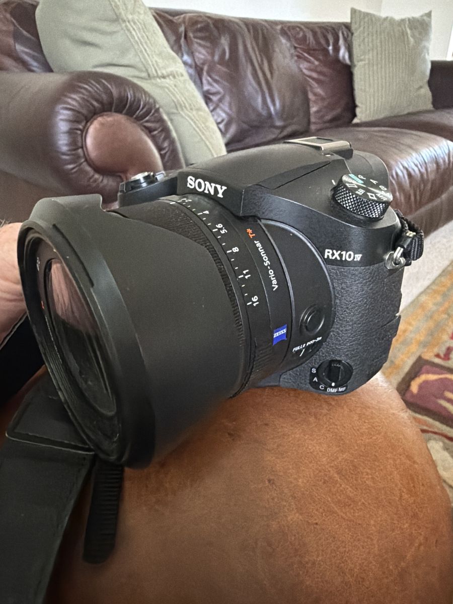 Sony RX10 IV – Excellent Condition