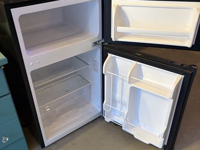 Upstreman 3.1 Cu.Ft Mini Fridge with Freezer