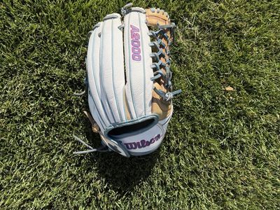 Wilson A2000 12.5" Fastpitch Softball Glove - 80% Broken-In, Excellent Condition
