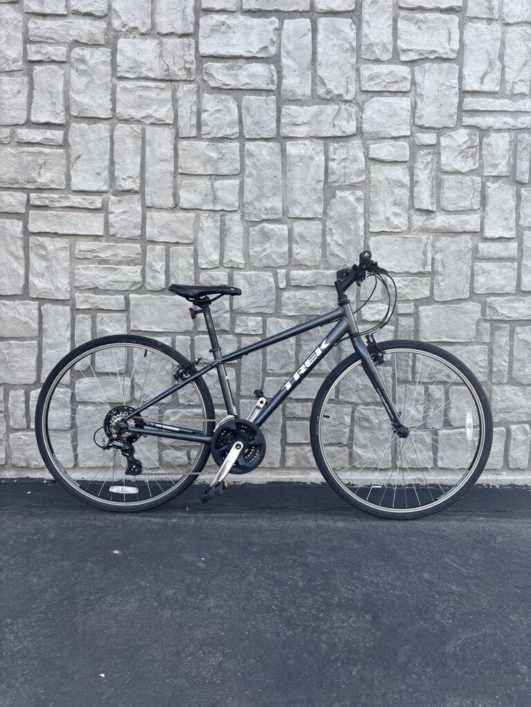 Trek FX Fitness / Commuter Bike - Size Small