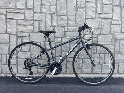 Trek FX Fitness / Commuter Bike - Size Small