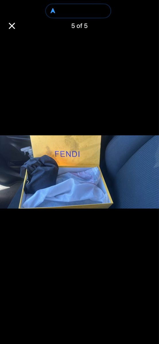 Fendi shoe with accessory