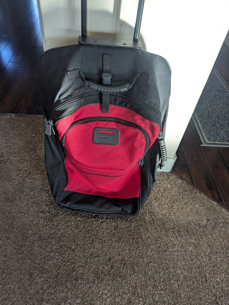In great condition LL Bean Rolling Gear bag