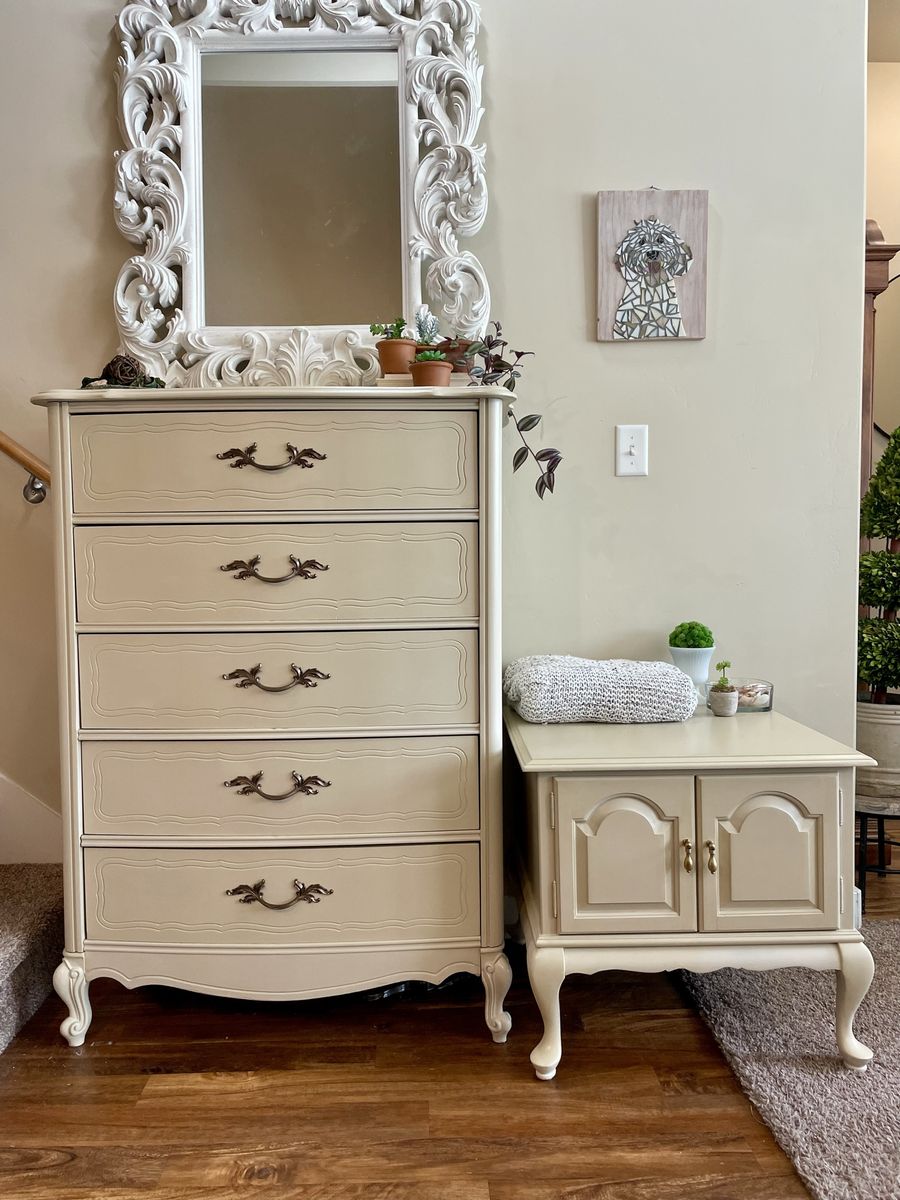 Vintage dresser & nightstand set