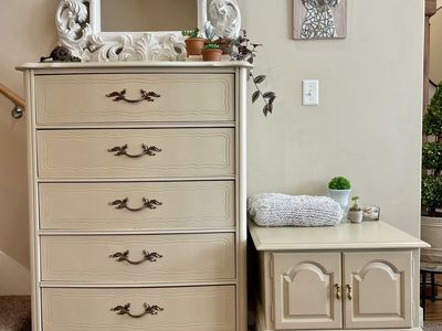 Vintage dresser & nightstand set