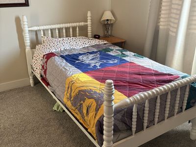 White spindle twin bed