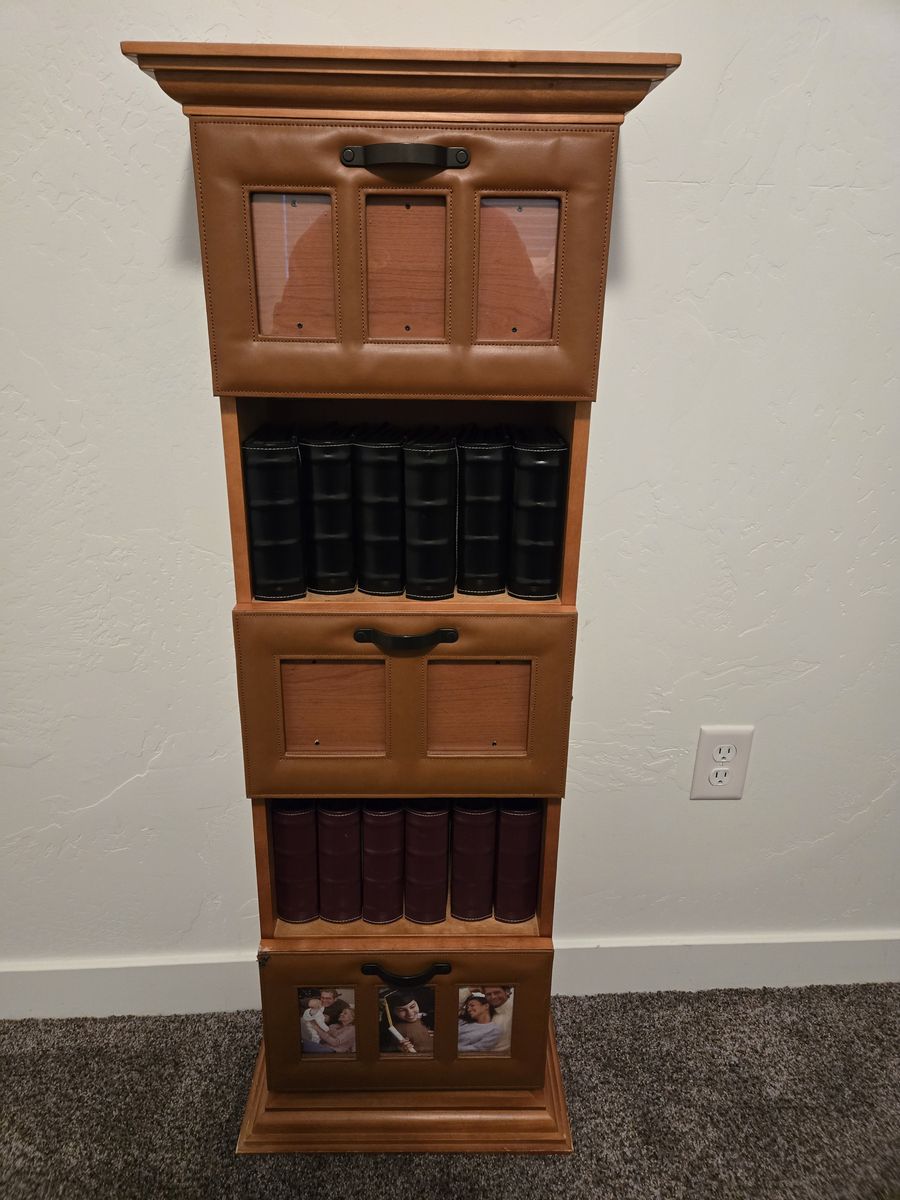 Photo Shelf with 12 photo albums