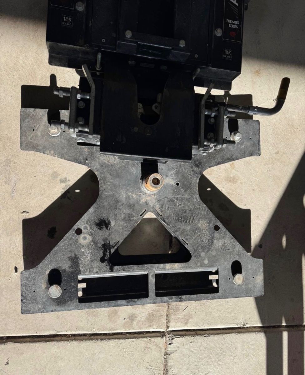 Main image 4