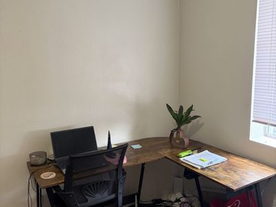 Amazon L-Shaped Corner Desk - Wood Look, Metal Frame