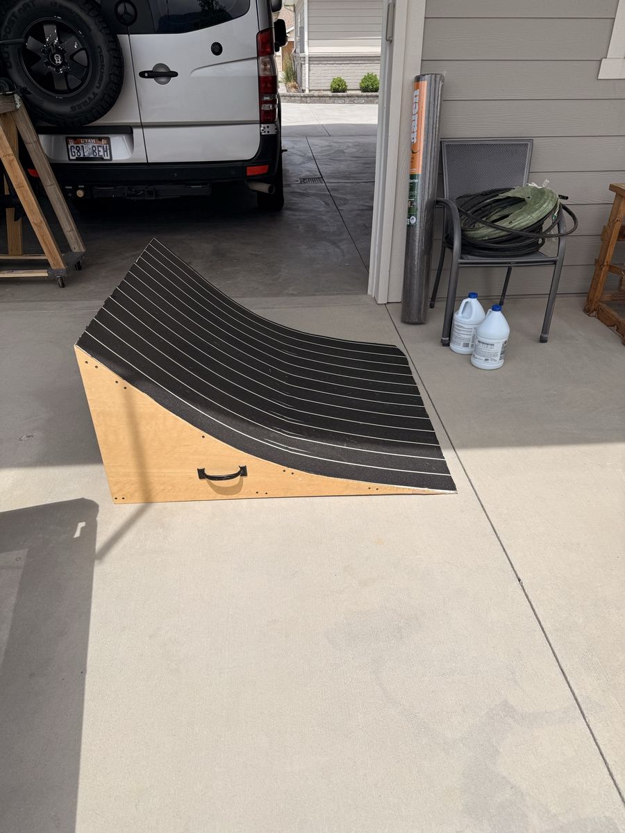 Main image 3