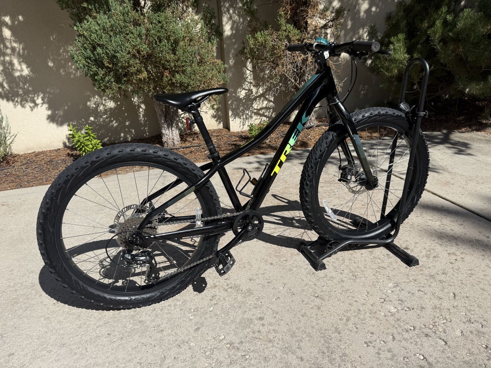 Trek Roscoe 24 Fat Tire Kids' Mountain Bike - Black, Used Good/great Condition