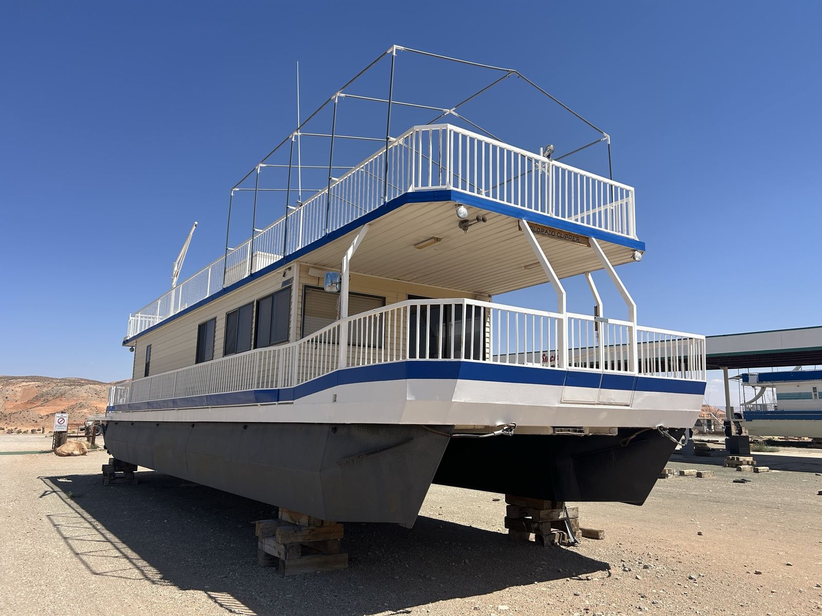 Main image 5