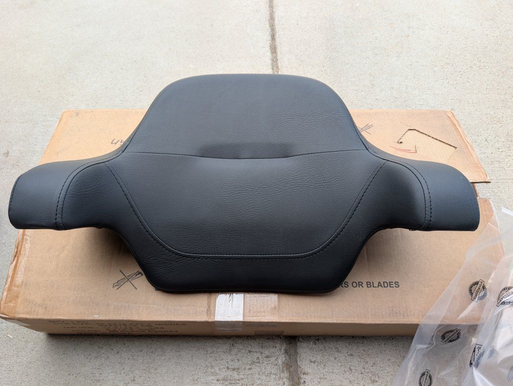 Harley Davidson Touring Road King Ultra Street Glide Backrest Black Leather