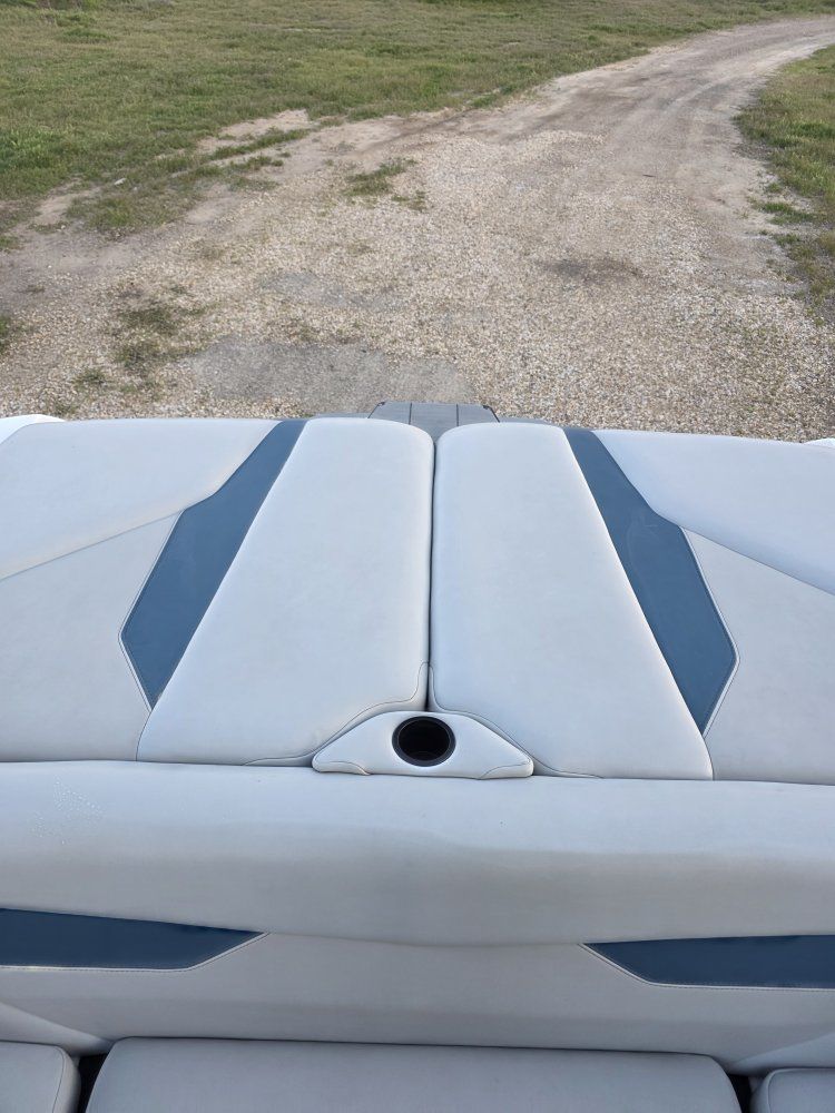 Main image 6
