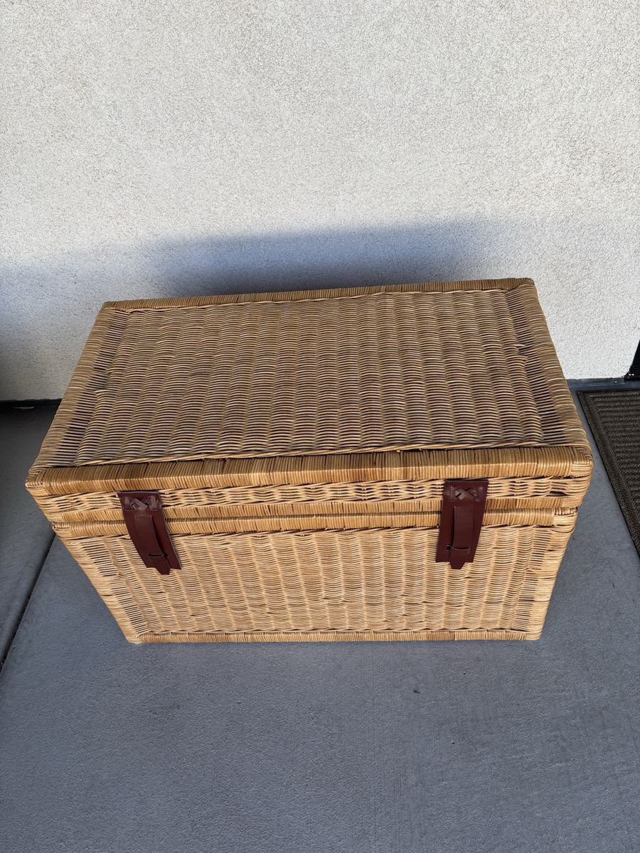 Large Vintage Wicker Picnic Basket with Leather Straps, Storage Trunk Hamper