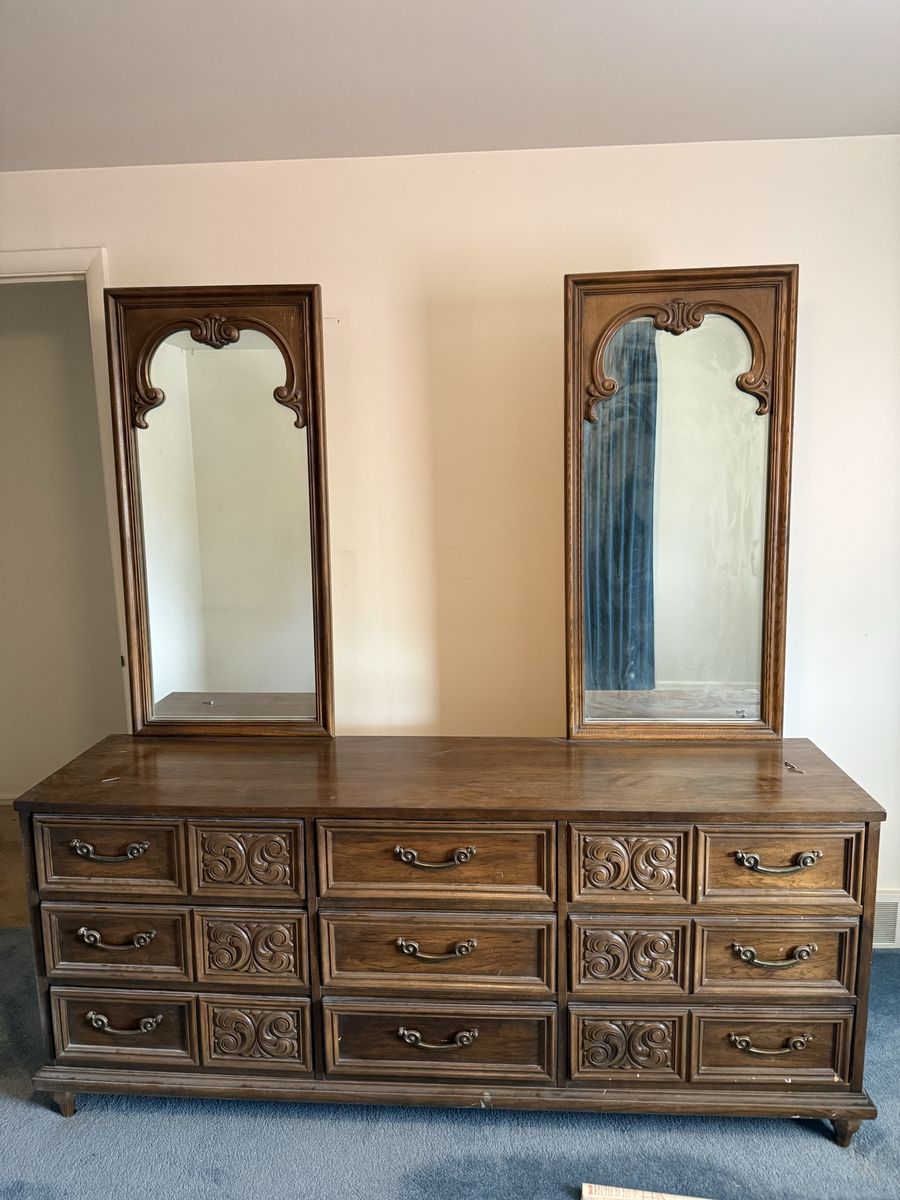 Vintage Bedroom Furniture