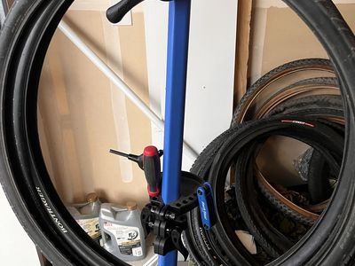 Bontrager H2 Hard-Case Lite Bicycle Tire - 700x38c lightly ridden