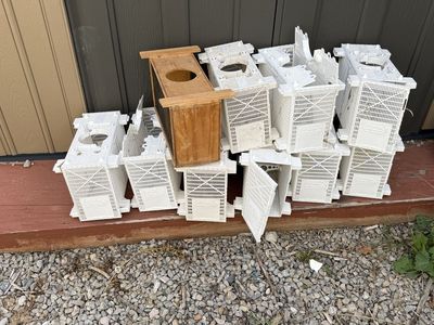 Honeybee package boxes
