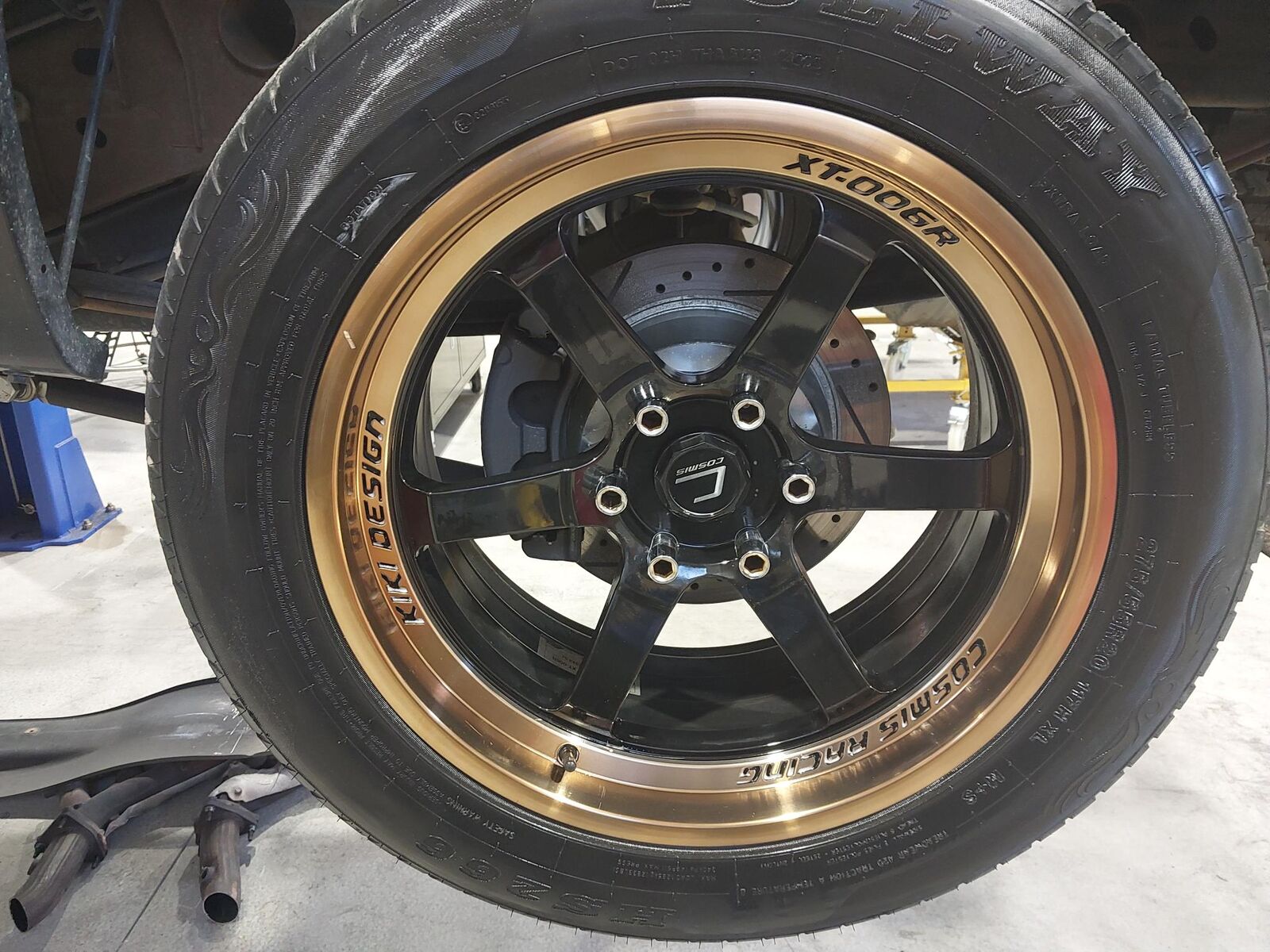 Cosmis Racing 20" wheels and tires