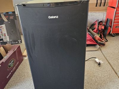 Galanz Mini Fridge