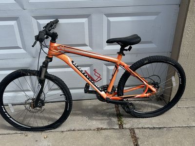 Specialized Hardrock Mountain Bike M/17.5 Orange Hardtail