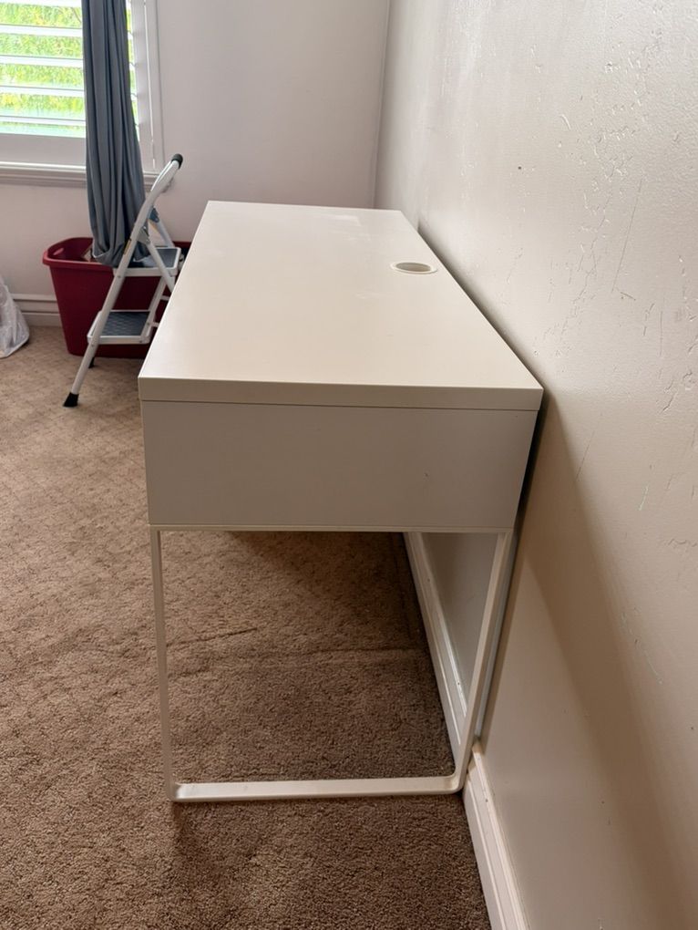 Main image 3