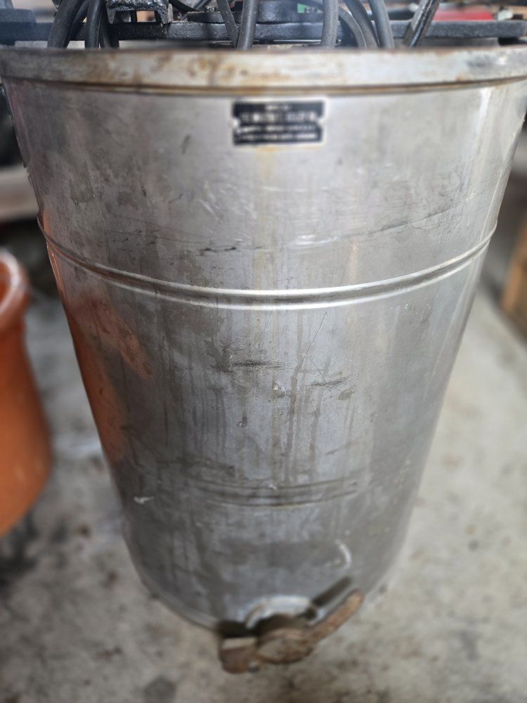 Main image 3