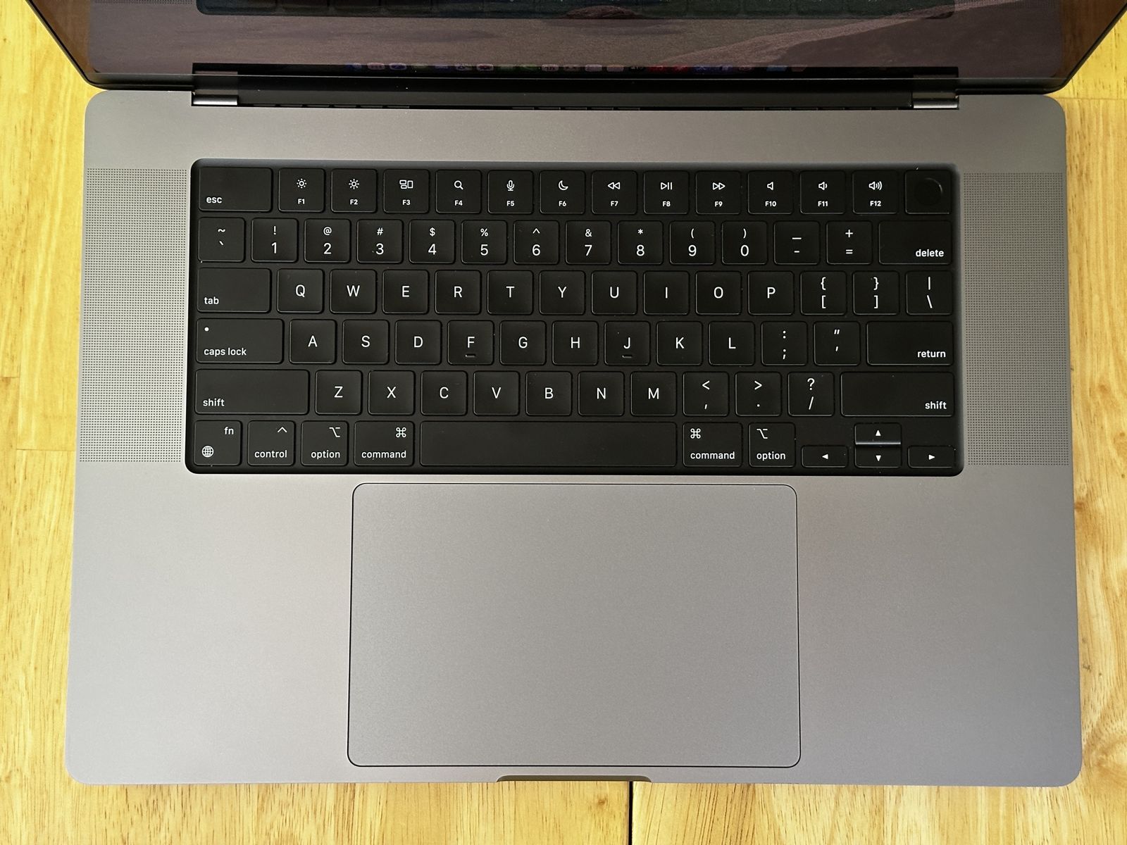 Main image 6