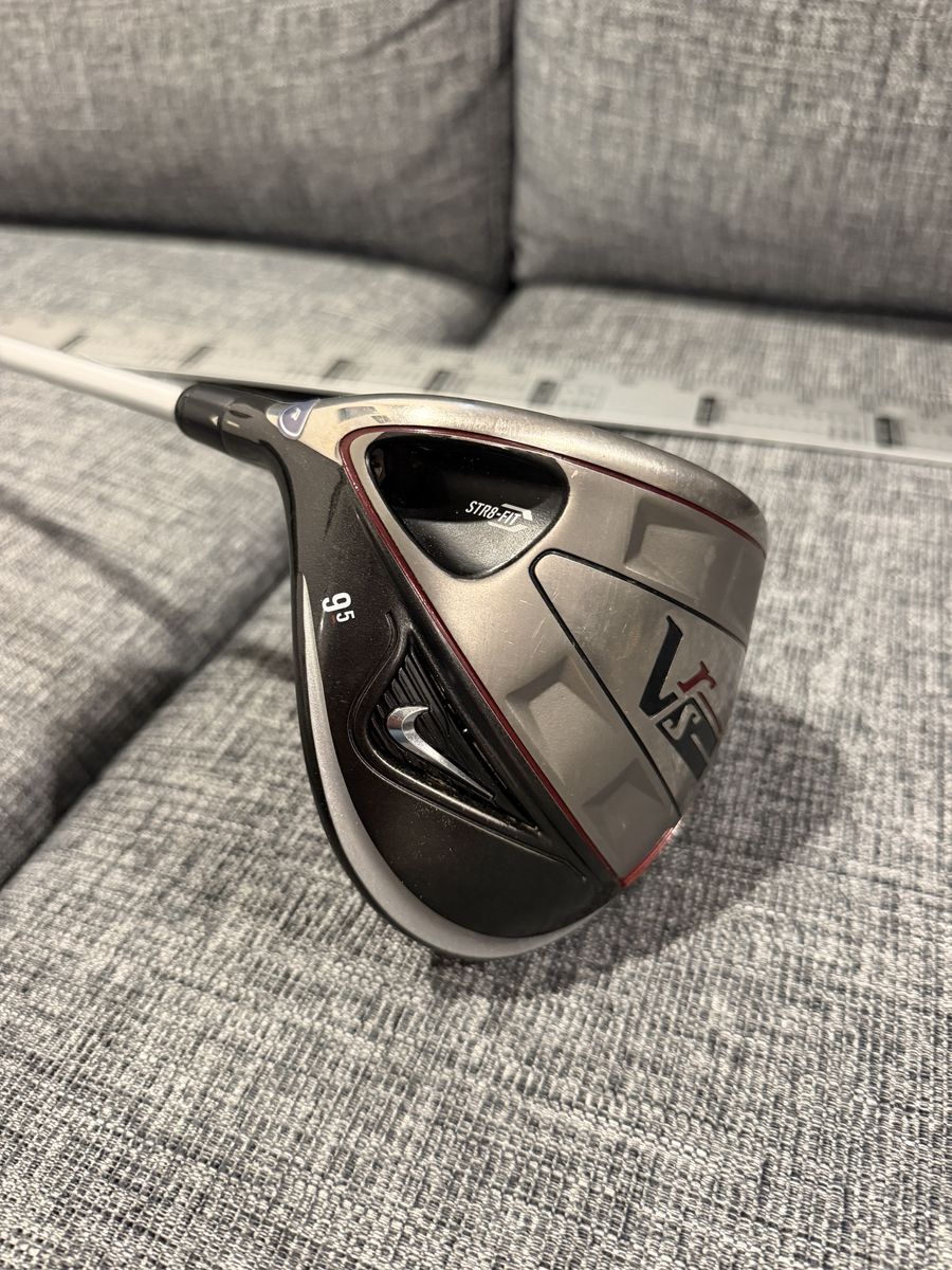 Left Hand Nike VRS 9.5* Driver Regular Flex W/Head Cover - Excellent