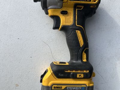 DeWalt 20V MAX XR Brushless Cordless Impact Driver w/ Power Stack Battery
