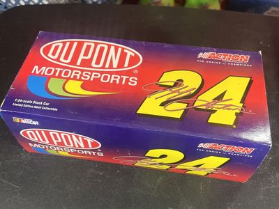 Action Racing Collectables Jeff Gordon #24 DuPont 2001 Monte Carlo 1:24 Diecast Car NIB