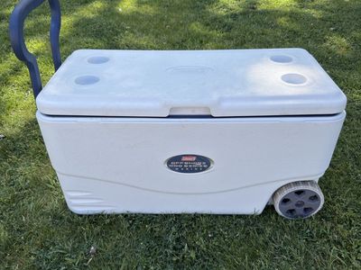Coleman Offshore Pro Series Marine Wheeled 82 Qt Polymer Cooler White