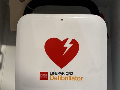 Lifepak CR2 With Case