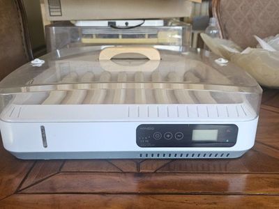 Automatic Egg Incubator – Like New