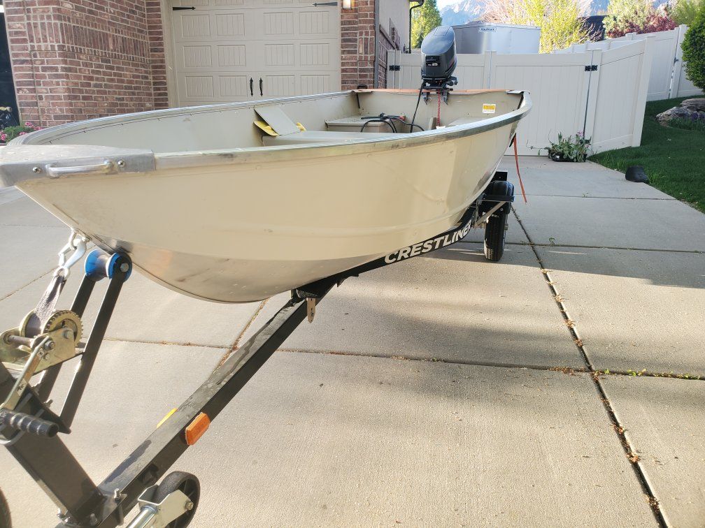 2012 Crestliner fishing boat and trailer