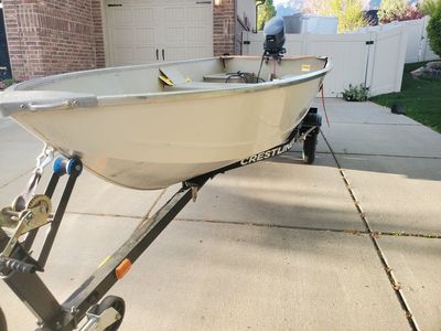2012 Crestliner fishing boat and trailer