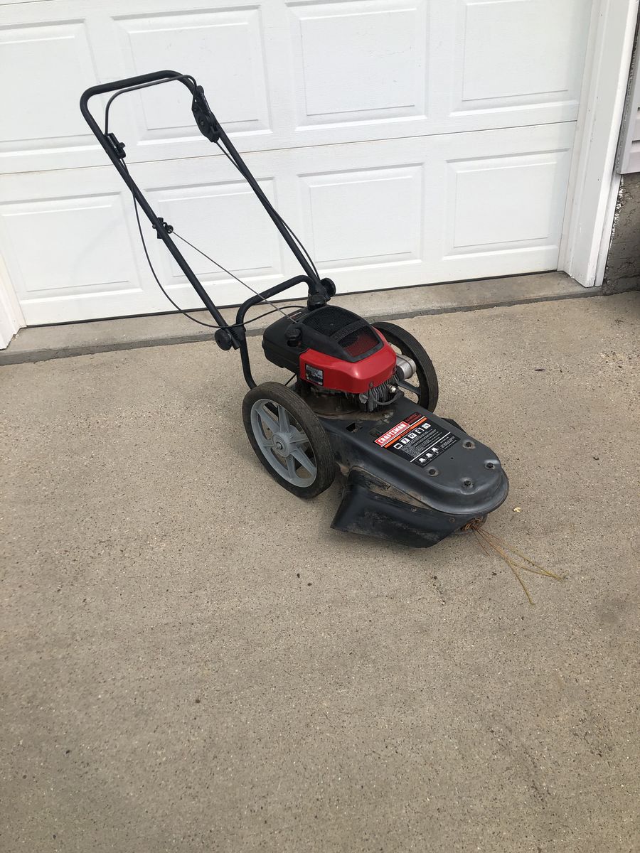 WHEELED CRAFTMAN WEED TRIMMER
