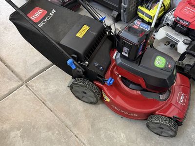 Toro 60V MAX 22in Recycler Electric Lawn Mower with Personal Pace, Battery & Charger