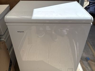 Hotpoint HHM5SM AWW White Chest Freezer 5.0 Cu Ft Compact