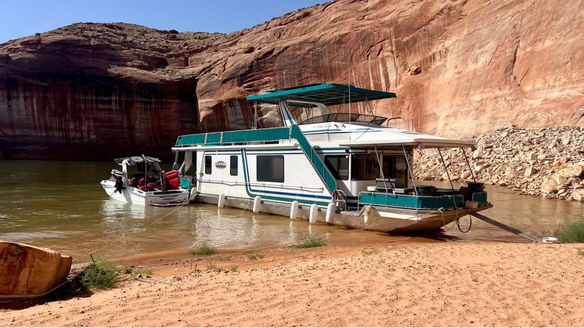 Canyon Explorer Houseboat share week #33 (Aug 8-15, 2026) for sale