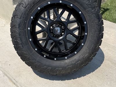 Ford F150 Raptor Rims and Tires 35/12.50R20 Toyo AT3 Load E Like New