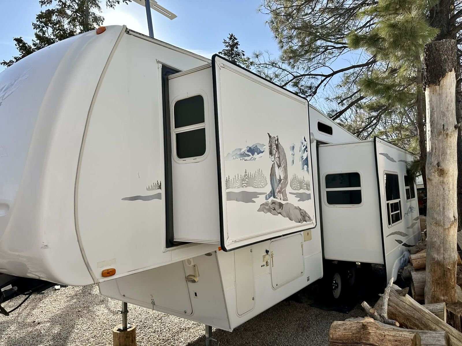2008 Wildcat Fifth Wheel – Super Clean & Ready to Camp!